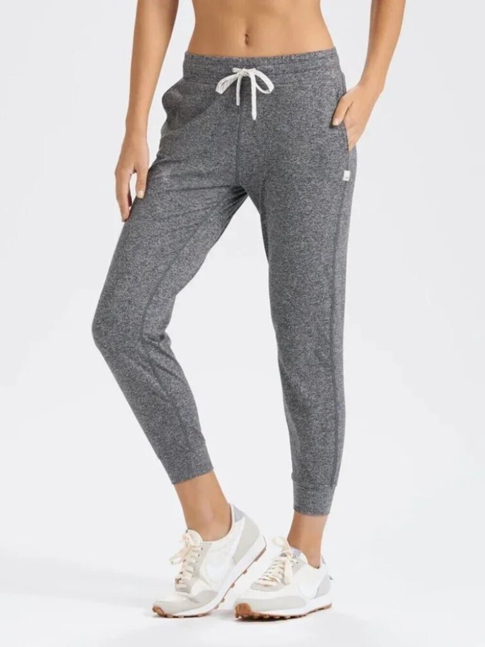 Vuori Women's Performance Jogger in DreamKnit Heather Gray Size Medium